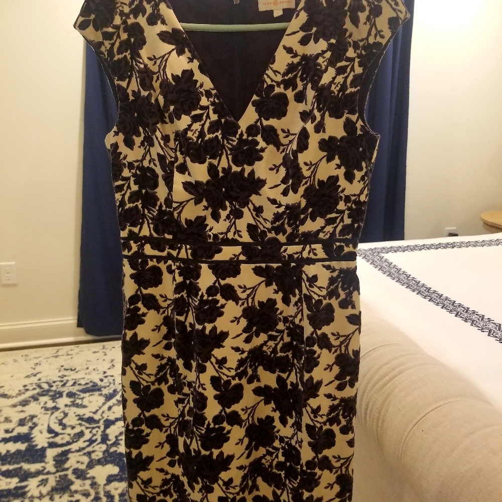 Short dress